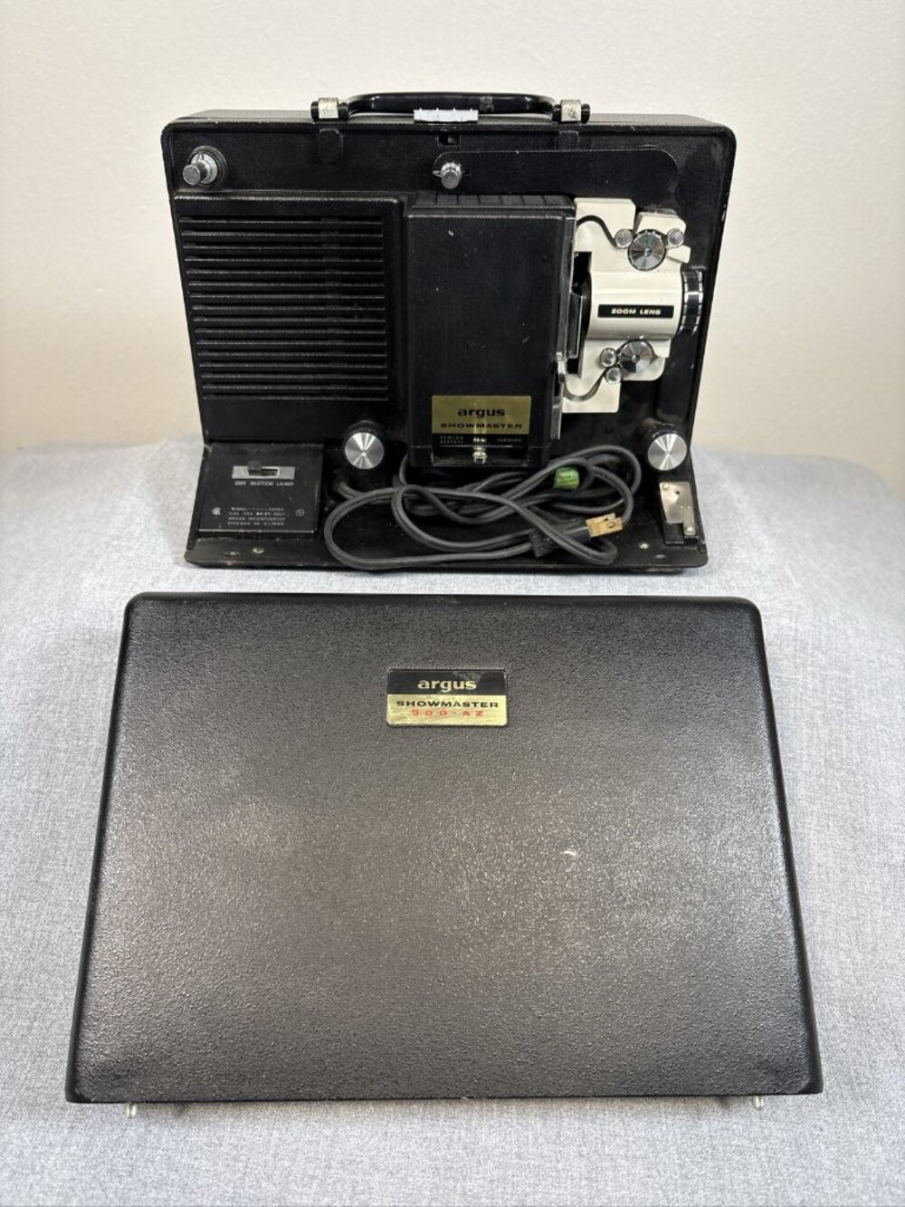 Argus Showmaster 500 AZ 8mm Film Projector w/ Case